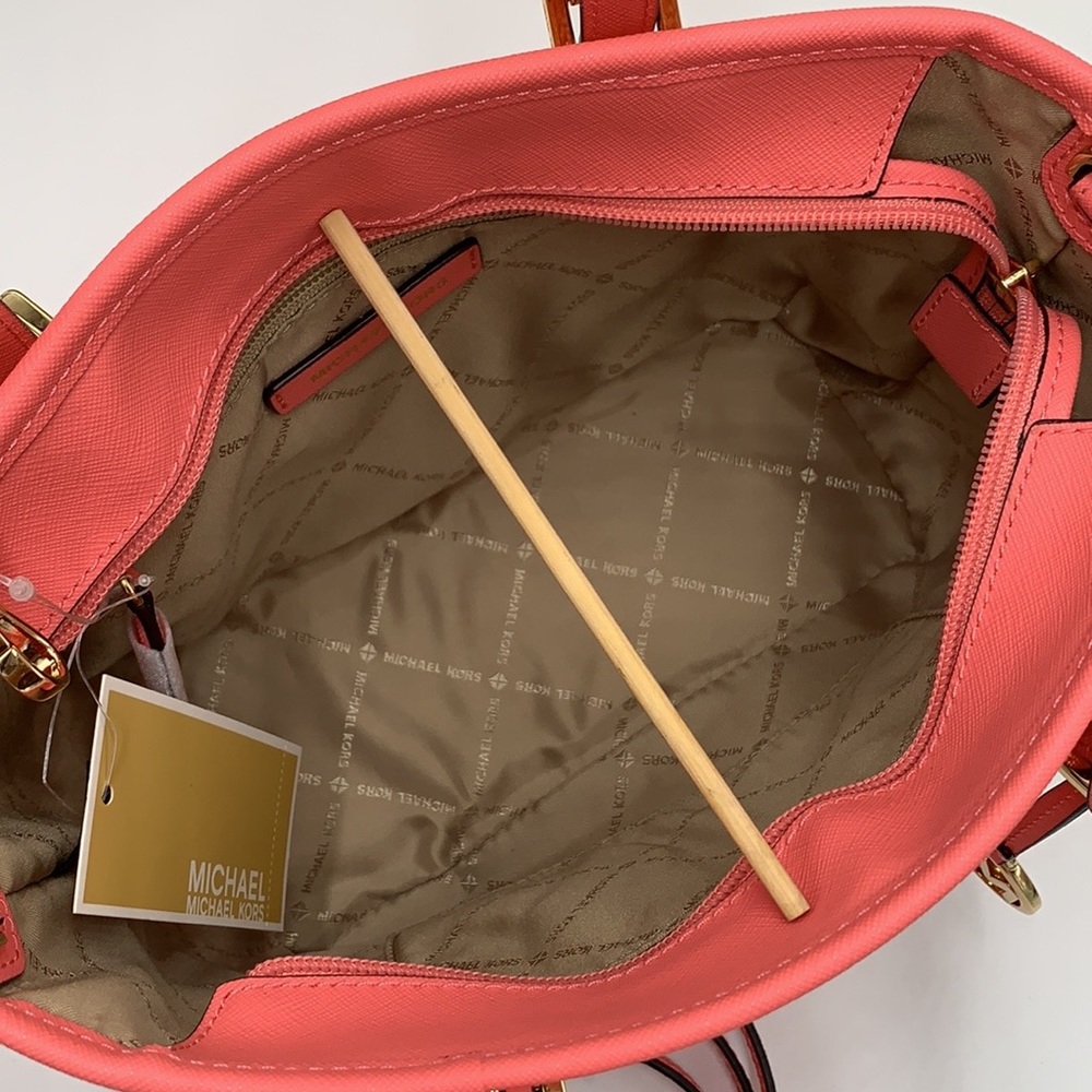 MICHAEL KORS
Jet Set Travel Extra-Small Logo Top-Zip Tote Grapefruit signature - Picture 12 of 16